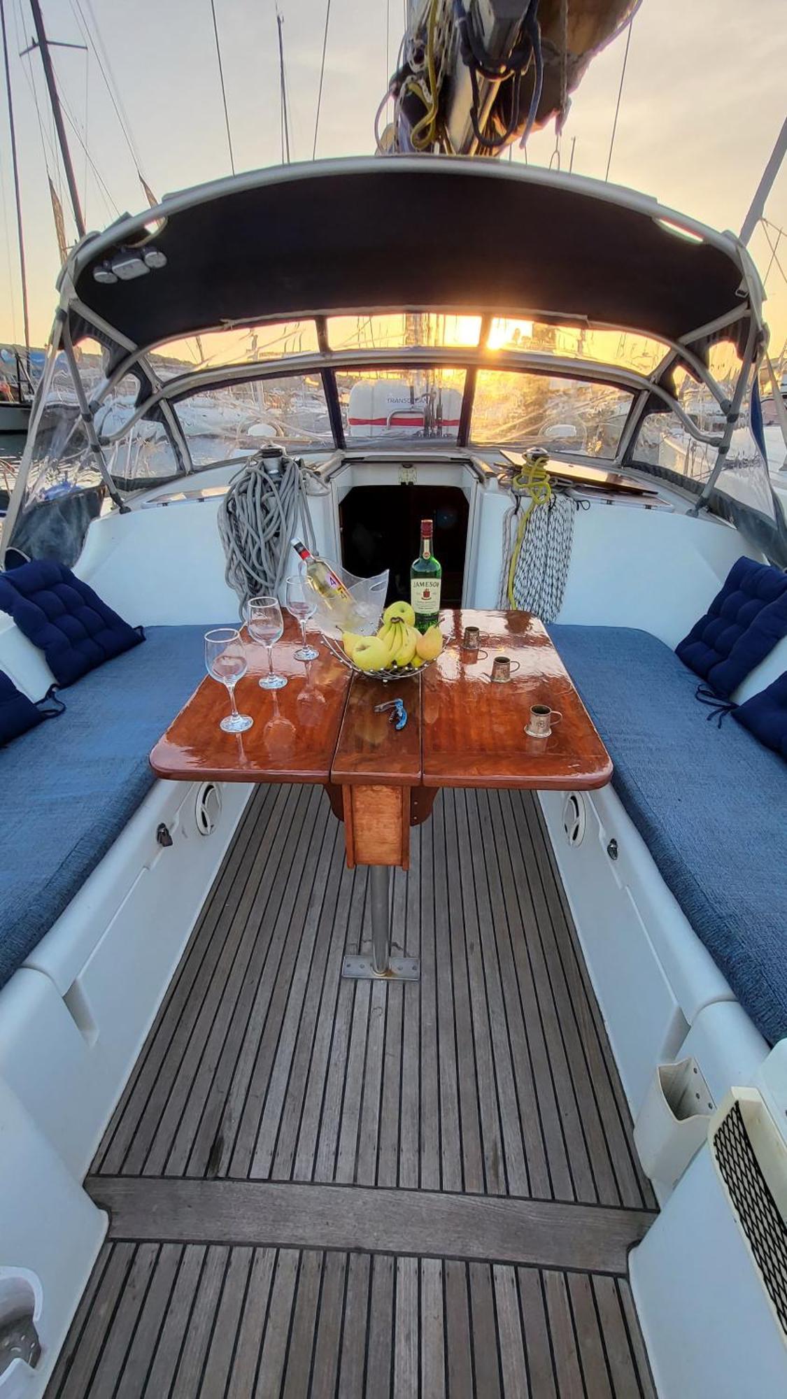 Botel Yacht Oceanis Clipper Las Galletas